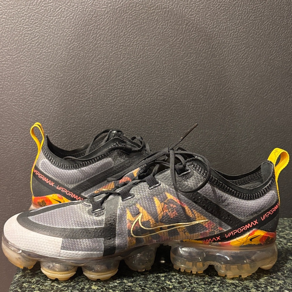 Nike Air VaporMax Floral Black/Gold size women’s size 10 - Picture 3 of 9